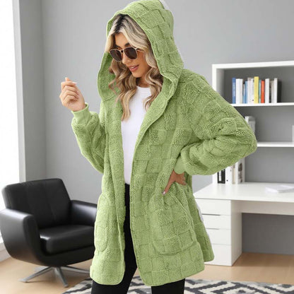 Cardigan en laine duveteuse à carreaux