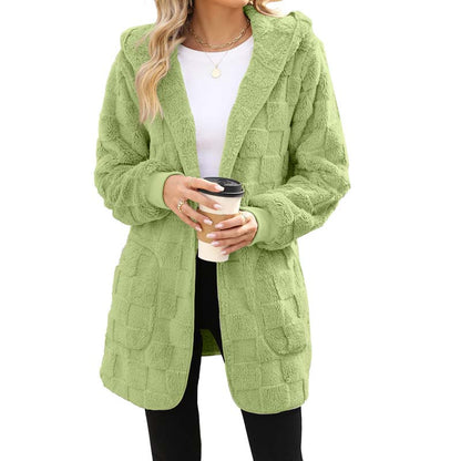 Cardigan en laine duveteuse à carreaux