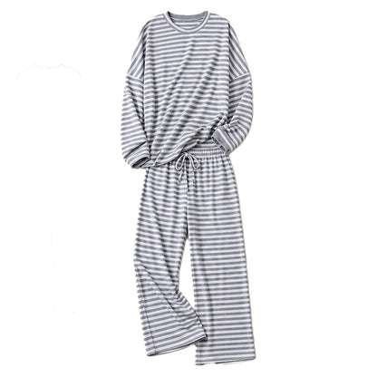 Ensemble décontracté pour femme : haut rayé et pantalon