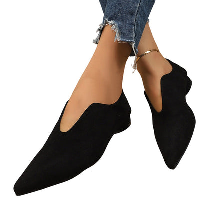 Chaussures plates élégantes pour femme, à bout pointu et découpe en V