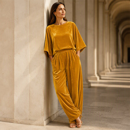Ensemble haut à manches courtes en velours et pantalon large pour femme