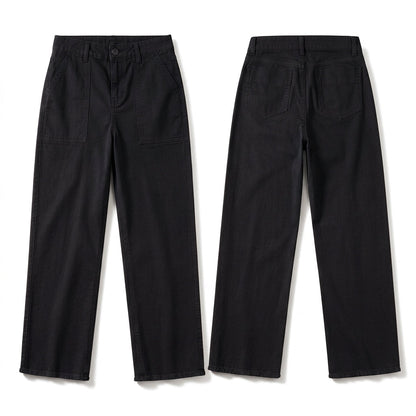Pantalons décontractés utilitaires courts pour femmes avec ourlet effiloché et grandes poches plaquées