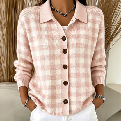 Pull en maille à carreaux et boutonnage pour femme