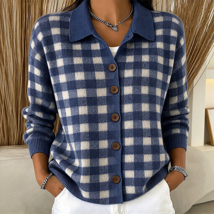 Pull en maille à carreaux et boutonnage pour femme