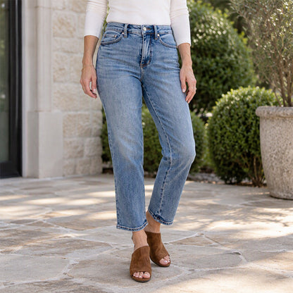 ✨ Jeans femme taille haute, coupe courte et droite : facile à porter au quotidien 👖