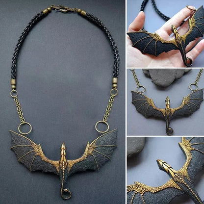 Collier dragon volant ailé noir