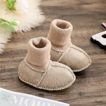👶Chaussettes et chaussures chaudes en fourrure pour bébé 🔥Deux pièces 8% de réduction